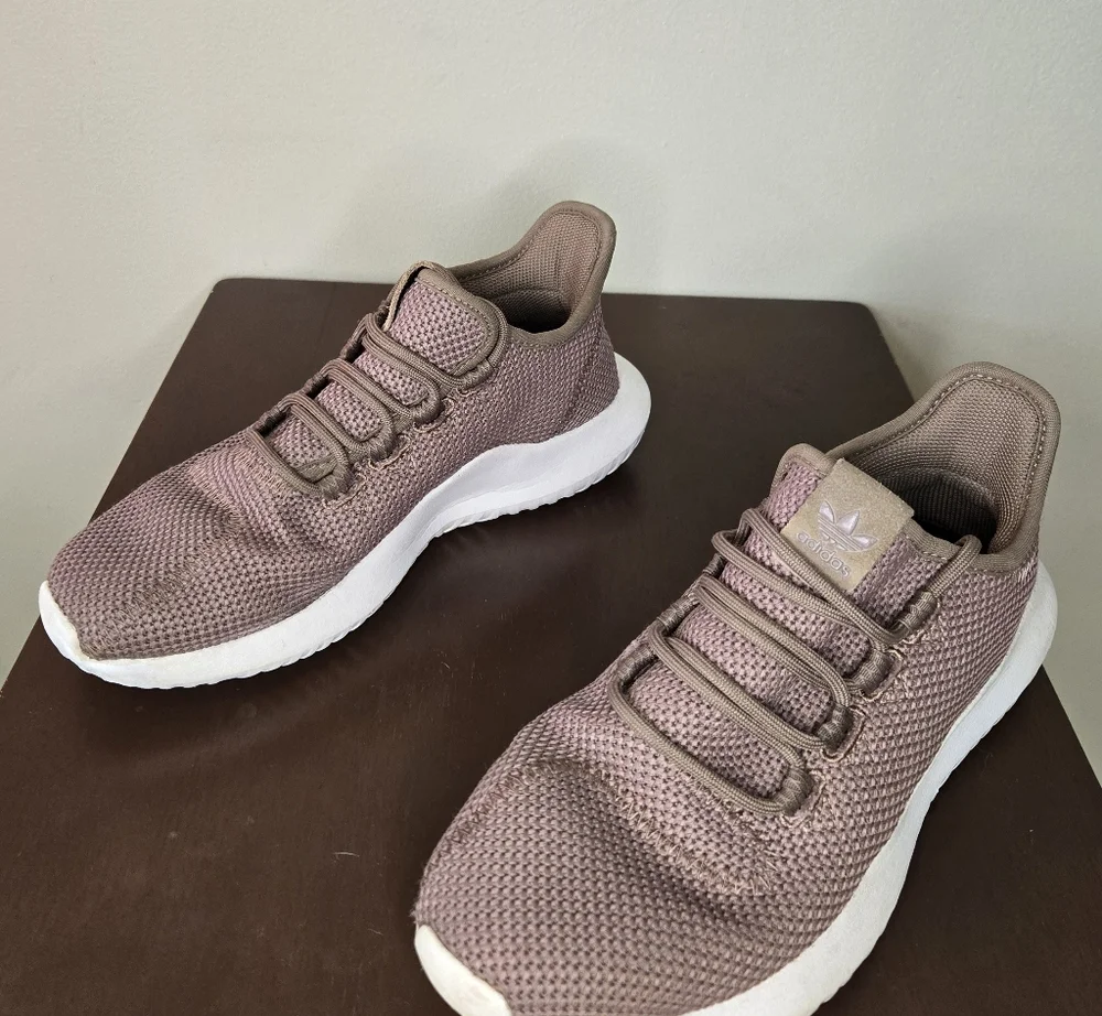 Adidas Knit Sneakers Boys 6 Womens 7.5 Taupe Athletic Shoes